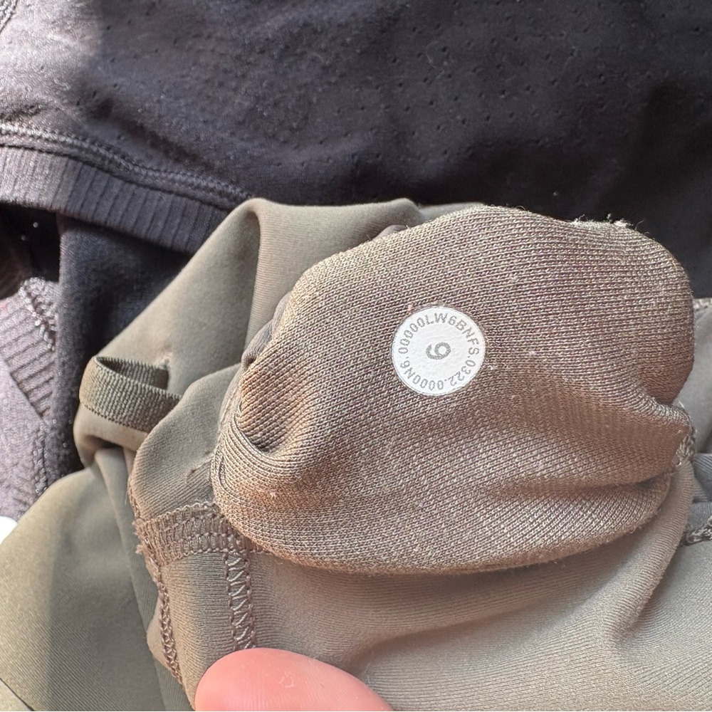 Lululemon Wunder Train High-Rise Crop 21"
Army Green - Picture 6 of 6